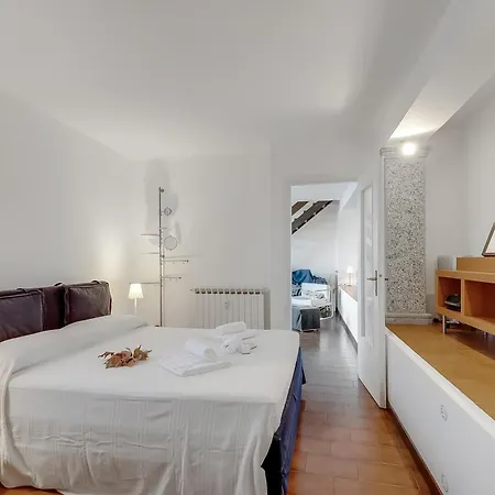 Apartment Infinity Maggiore View - Happy